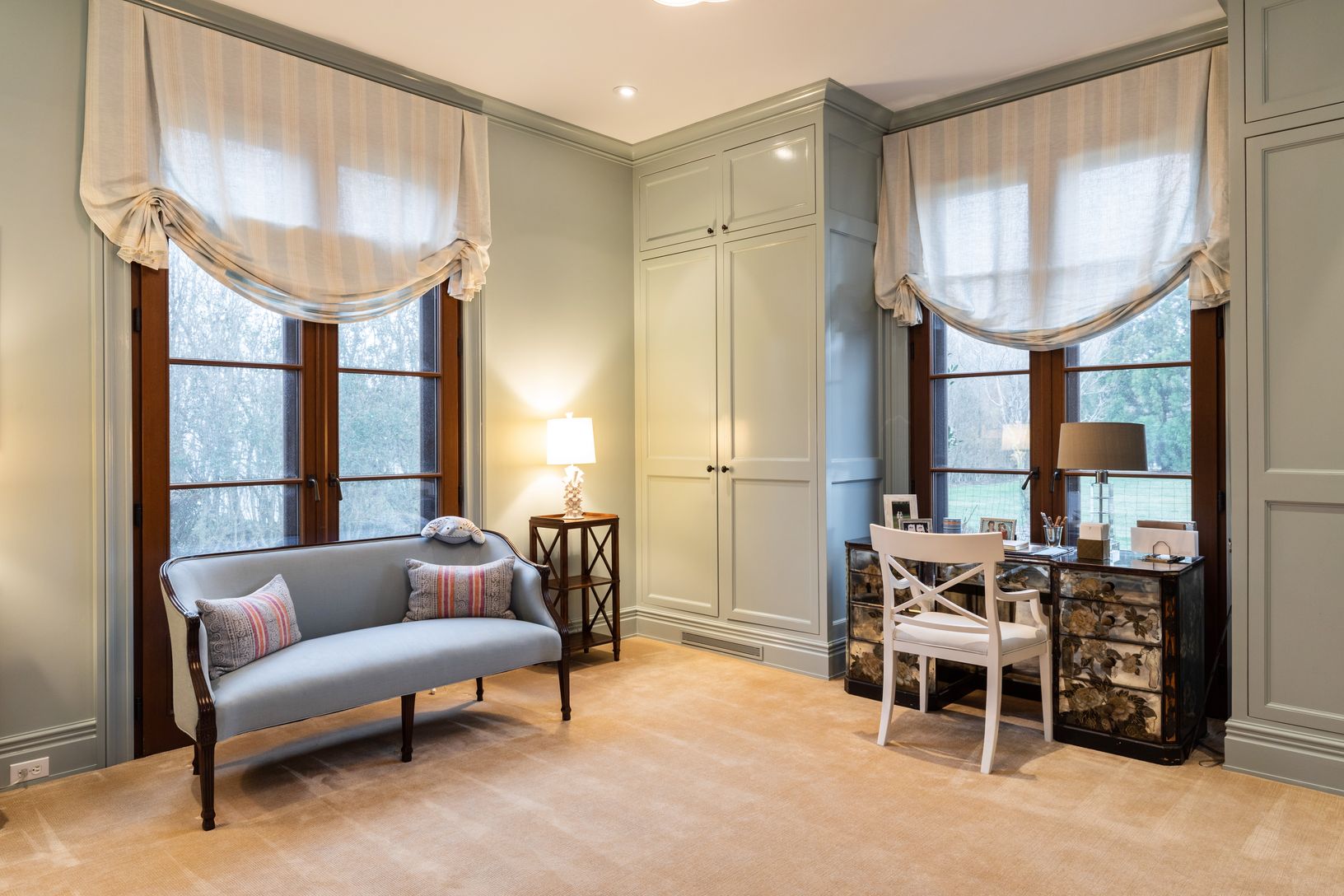  Downstairs Master Dressing Room