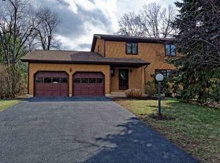 2471 Whitehall Ct, Niskayuna, NY 12309