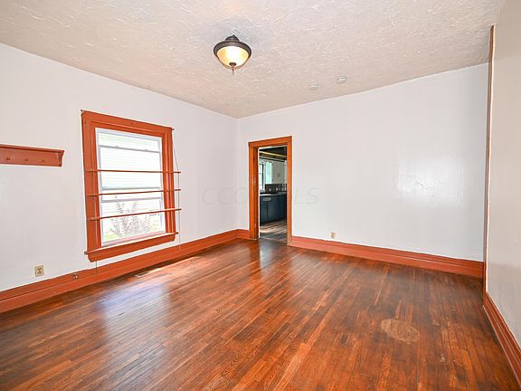 5th image of 189 N Seffner Ave