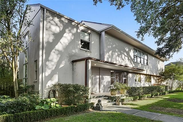 1st image of 1701 Arabella St
