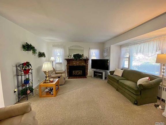 3rd image of 28 Harbor Way