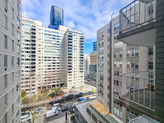 3rd image of 220 E 65th St APT 10B