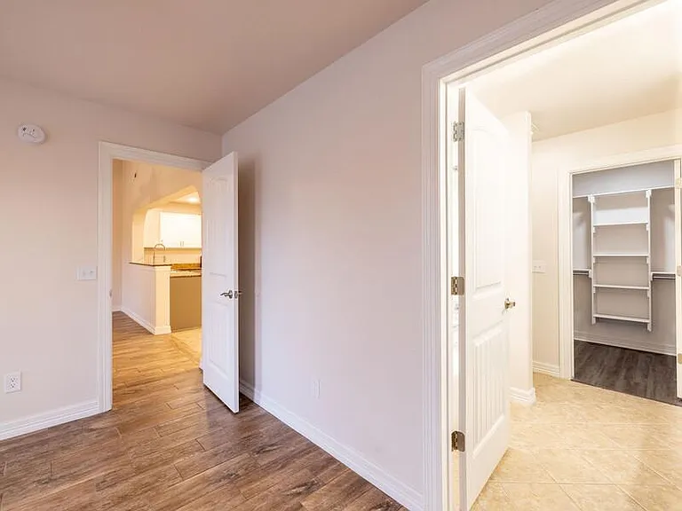 15th Place Townhomes — Photo 20
