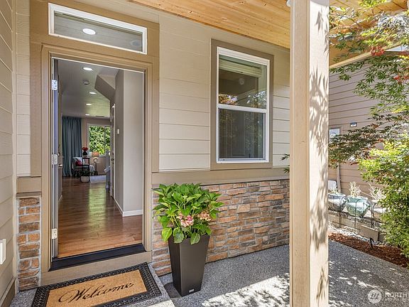3rd image of 3815 163rd Street SE