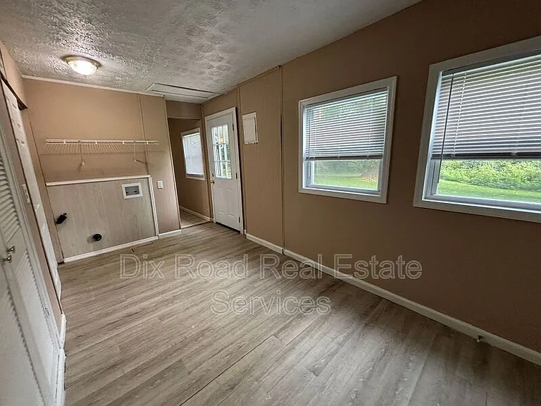 1739 Embury Park Rd — Photo 12