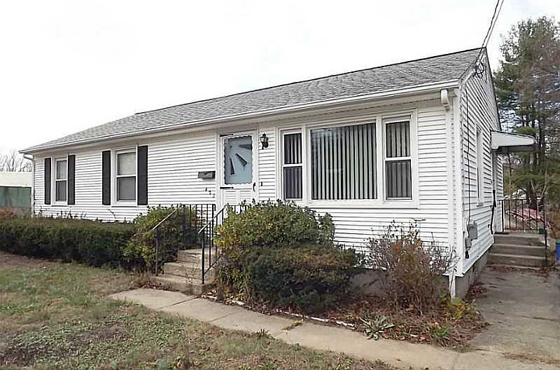 423 Fairview Ave, Coventry, RI 02816 Zillow