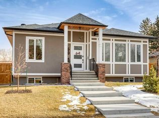60 W Havenhurst Cres SW, Calgary, AB T2V3C5