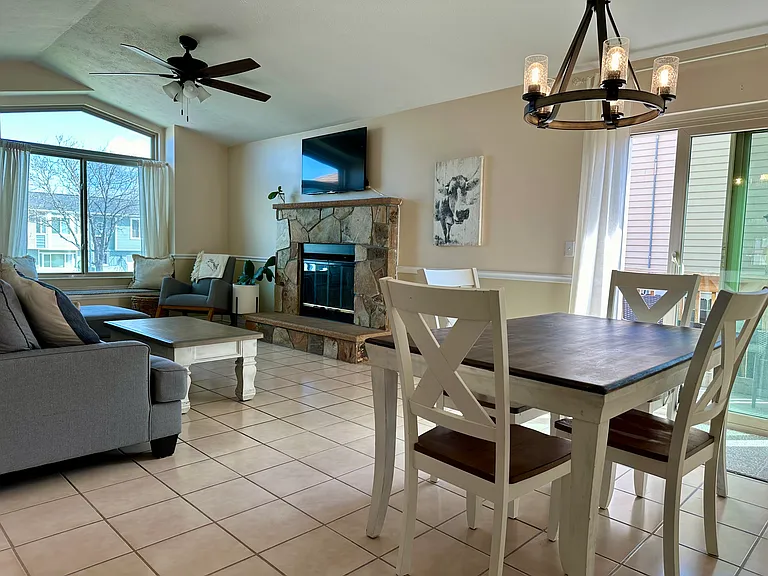 5589 W Lilac Ave — Photo 8