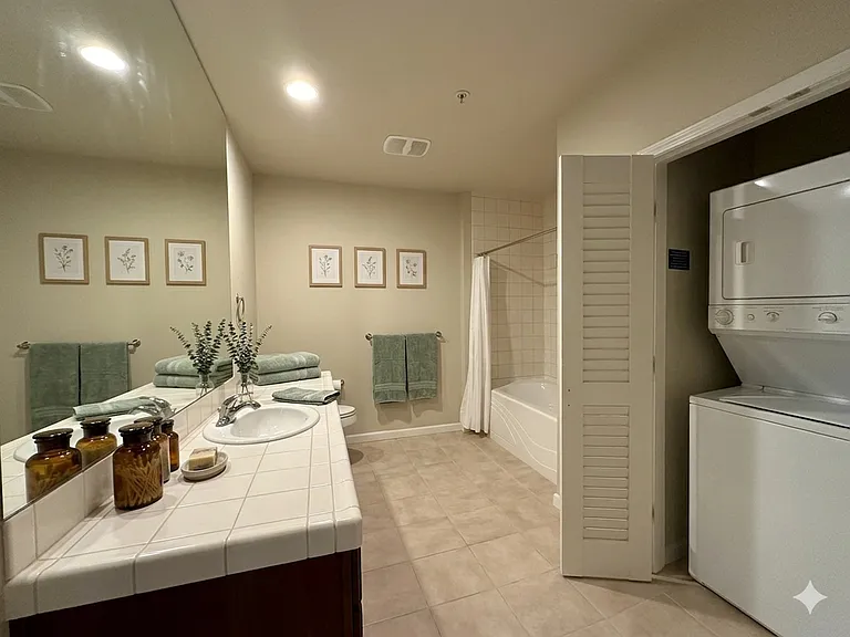 11004 NE 11th St #502 — Photo 10