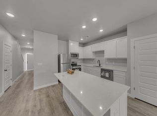 1904 Azlin Pl #B, Siloam Springs, AR 72761