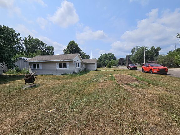 3rd image of 853 34th Ave N