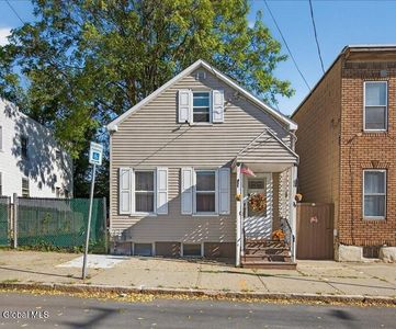 39 North Street, Menands, NY, 12204