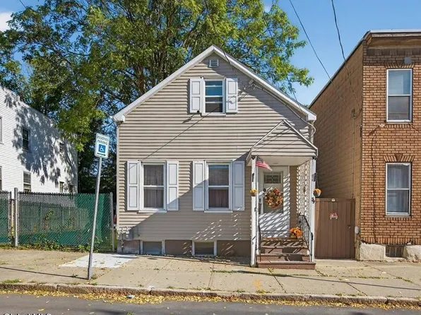 39 North Street, Menands, NY 12204