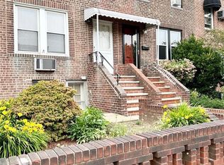 2014 26th St, Astoria, NY 11105