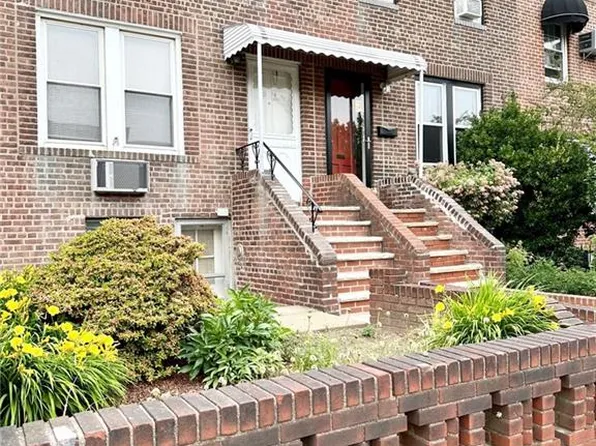 2014 26th St, Astoria, NY 11105