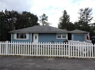 128 Hewey St, Waterbury, CT 06708