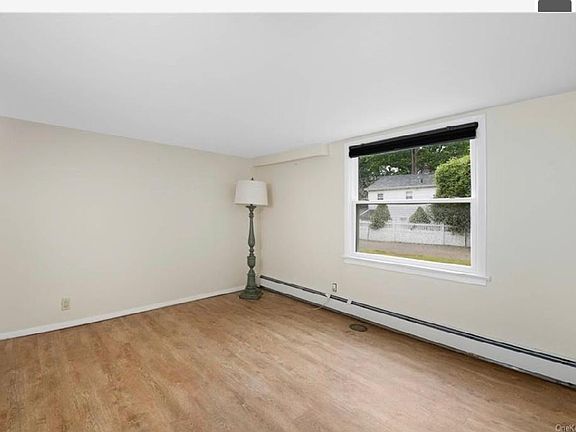 3rd image of 313 Warren Ave