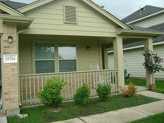5th image of 19754 Cozy Cabbin Dr