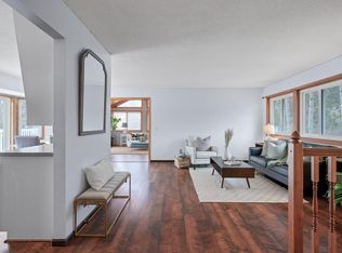 5575 Flint Trl, Wyoming, MN 55092