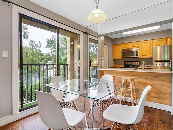 5th image of 34 Forest Beach Dr APT D-13