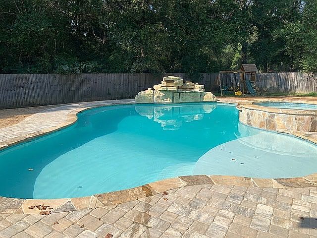 1st image of 5576 Heatherton Rd