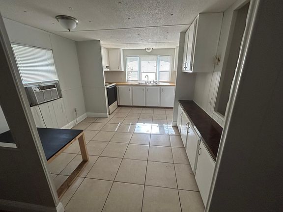 4th image of 435 NW 135th Way