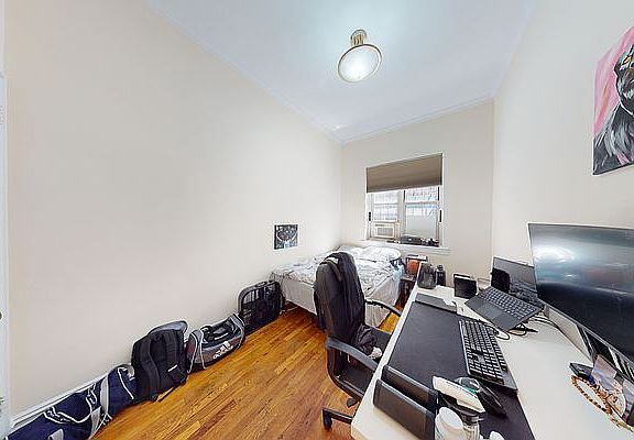 4th image of 107 W 68th St APT 1a