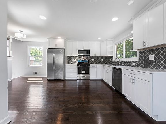 3rd image of 2123 Dora St