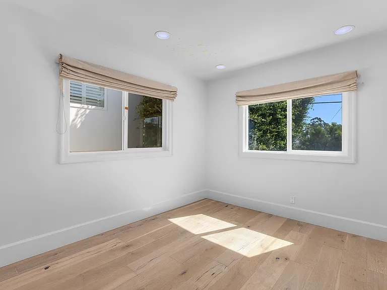 3200 N Poinsettia Ave — Photo 15