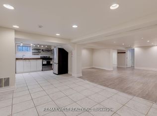 606 Conacher Dr, Toronto, ON M2M3N1