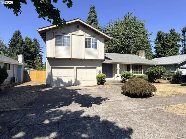 764 71st St, Springfield, OR 97478