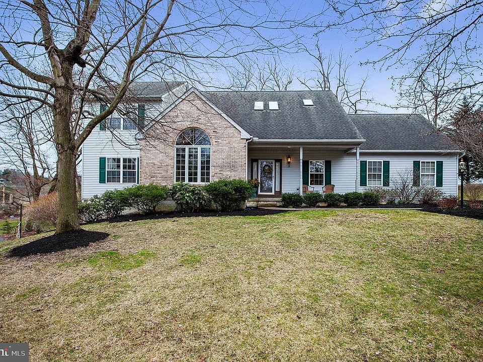 1st image of 40 Stonebridge Dr
