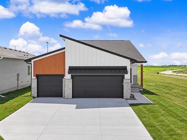 1230 NW Sproul Dr, Waukee, IA 50263