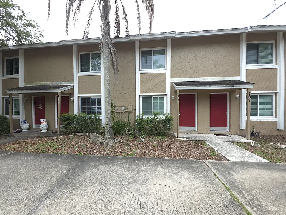 105 Garden Dr