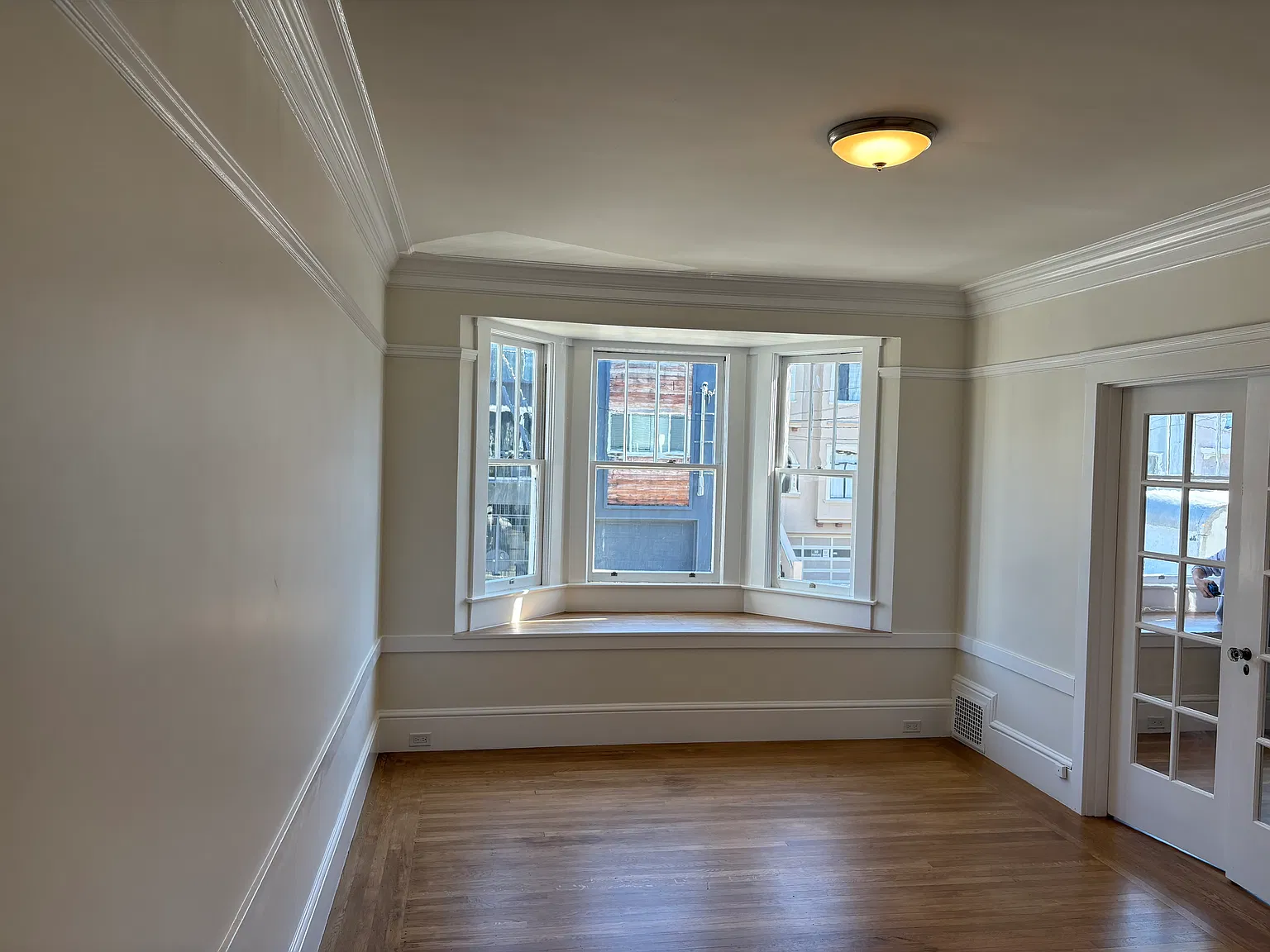 1 bed, 850 sqft, $4,200 — Photo 2
