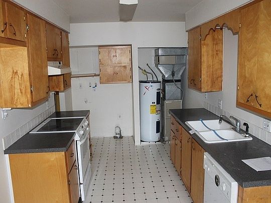 2nd image of 3015 4th Street Pl SE