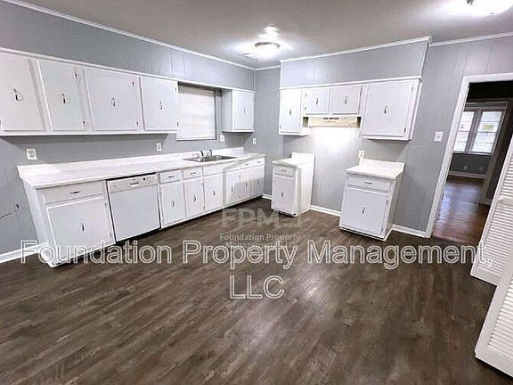 3rd image of 911 Maria St