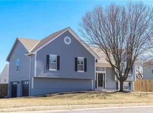 311 Apple Blossom Ln, Belton, MO 64012