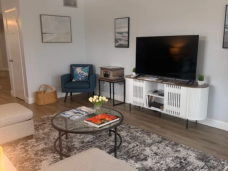 75 Royal Oak Ct #201 — Photo 24