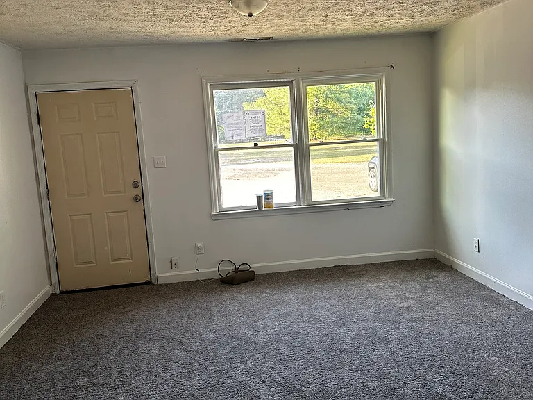 384 Coates Rd #1 — Photo 1