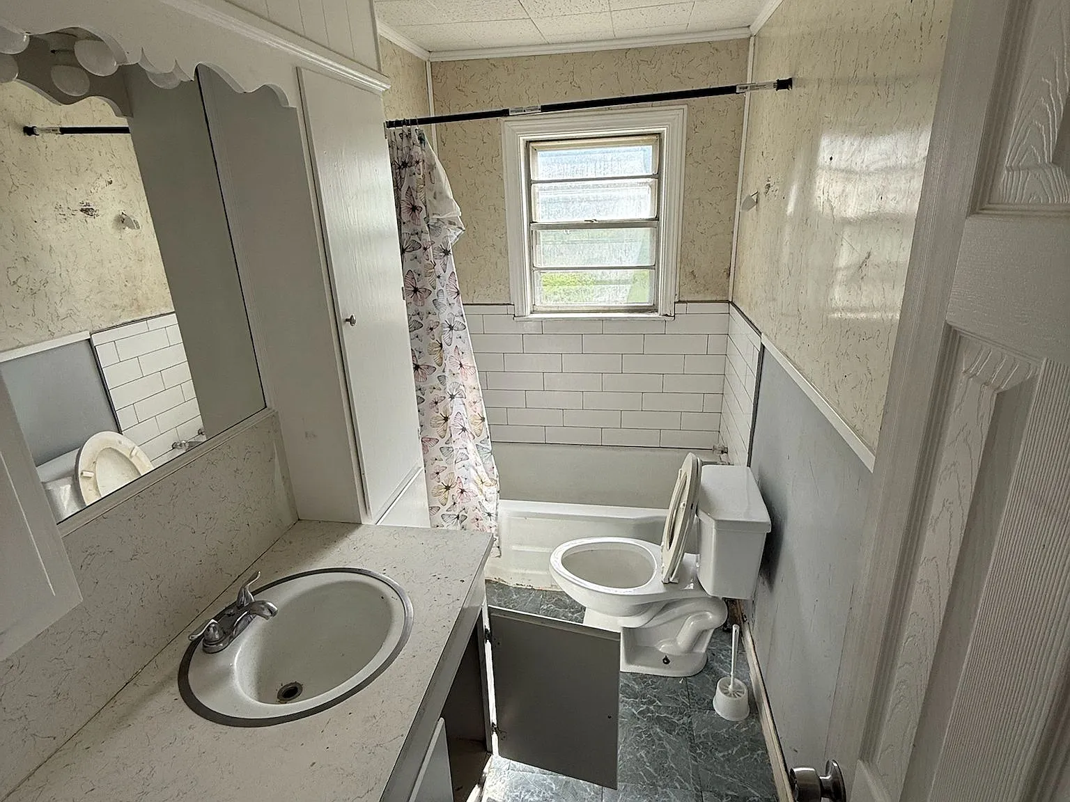 2002 North Mirror Street - 1 — Photo 2