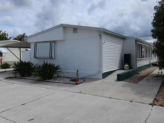 3rd image of 4985 Curlew Dr