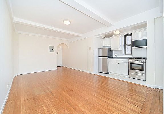5th image of 850 Amsterdam Ave APT 16E