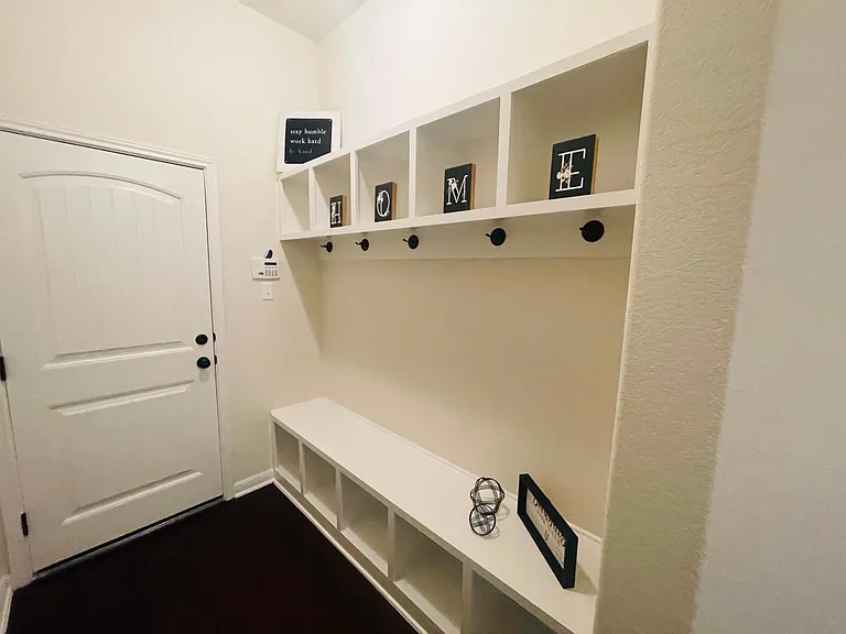 2507 Lou Hollow Pl — Photo 11