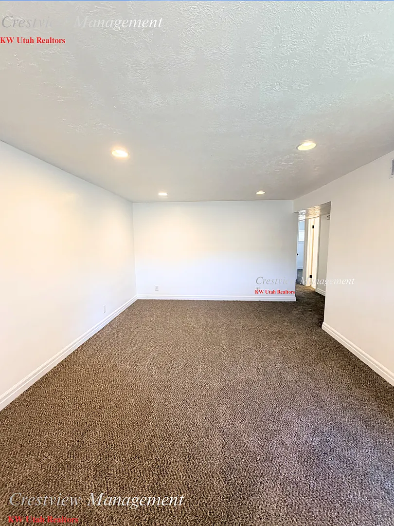 Washington Terrace 8-Plex — Photo 4