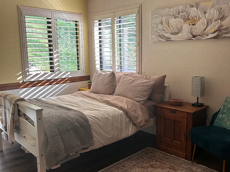 4220 Starkes Grade Rd — Photo 1