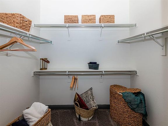 3rd image of 1090 W Exchange Pkwy #3301