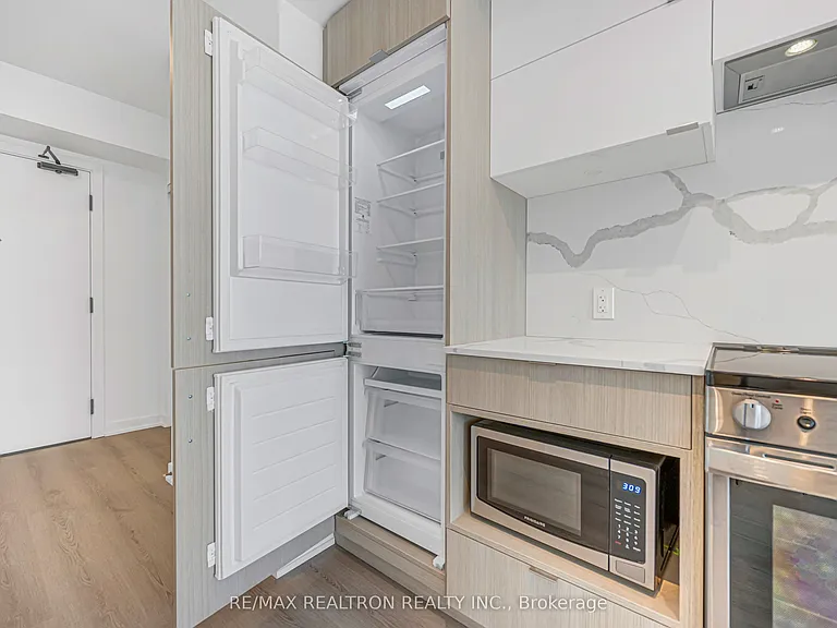 100 Queens Cay E #2508 — Photo 25