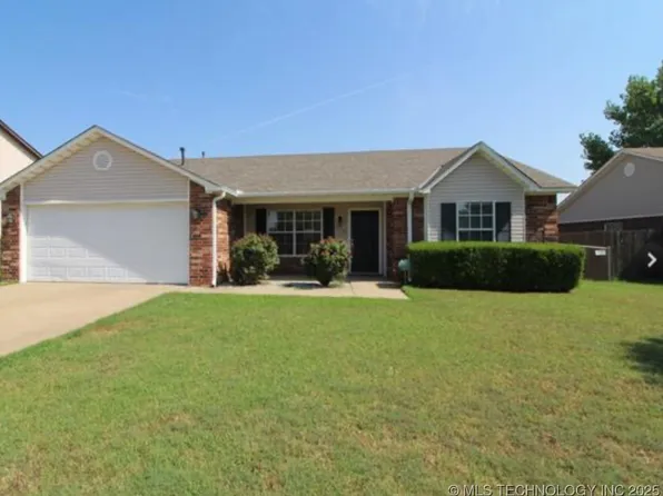 4740 Sunview Pl, Bartlesville, OK 74006