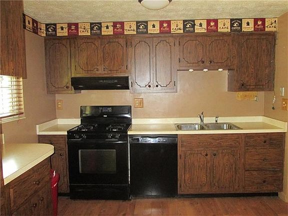 4th image of 334 Fruitwood Dr
